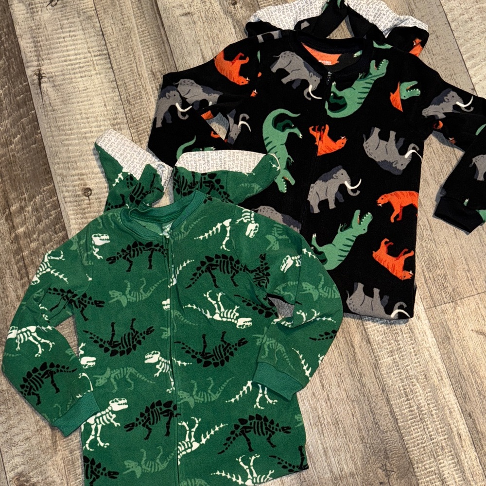 Lot of 2- SIMPLE JOYS by Carter's Dinosaur fleece Pajamas- size M-8/10